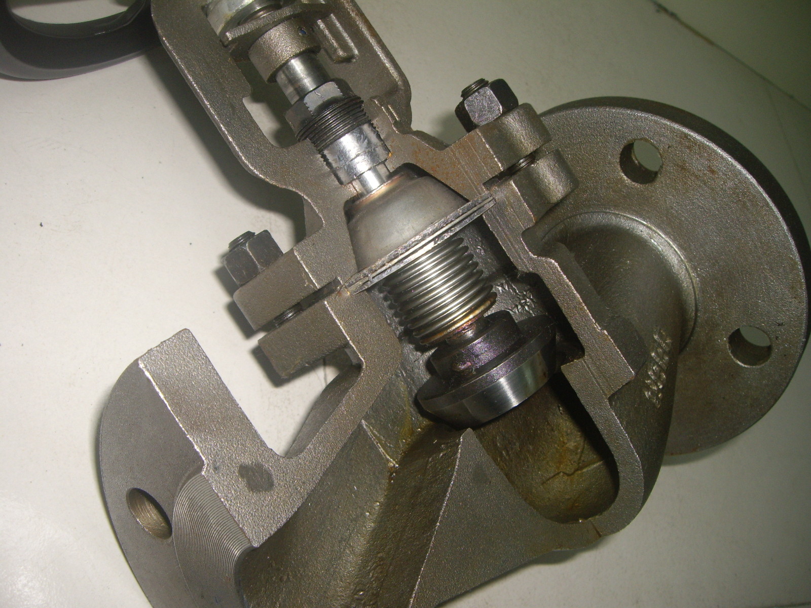 Bellows Sealed Carbon Steel Flanged Globe Valve 2" 3" 4" 5" 6" 8" PN16